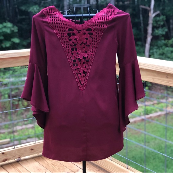 Dresses & Skirts - Beautiful Bell Sleeve Dress Size Medium